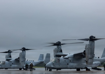 VMM-262 fly to the Philippines for foreign disaster relief