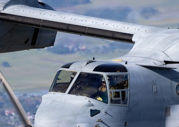 VMM-262 fly to Philippines for Foreign Disaster Relief