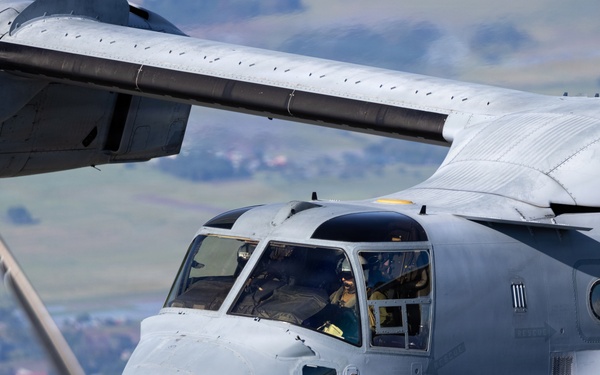 VMM-262 fly to Philippines for Foreign Disaster Relief