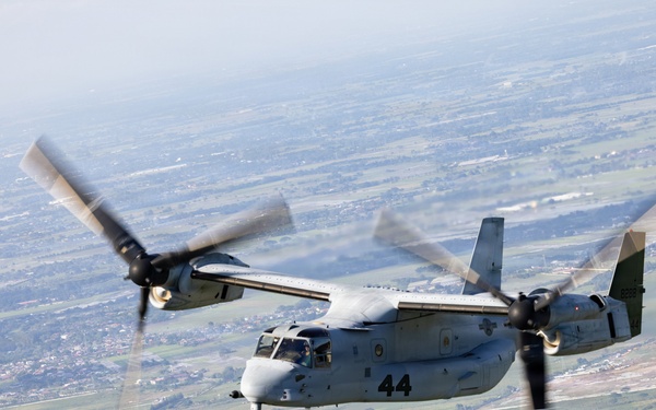 VMM-262 fly to Philippines for Foreign Disaster Relief