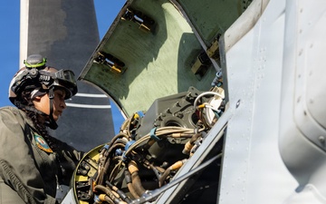 VMM-262 fly to Philippines for Foreign Disaster Relief