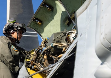 VMM-262 fly to Philippines for Foreign Disaster Relief