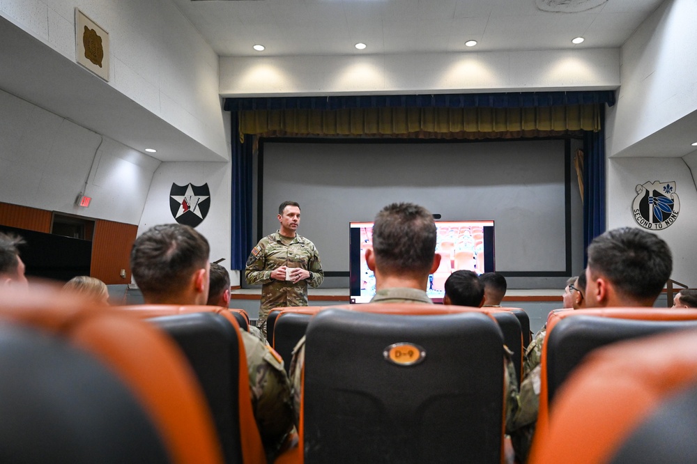 Raider Soldiers Join Secretary of War for Early Morning Morale Call