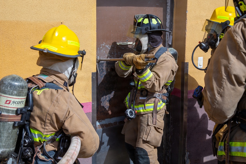 U.S. Marines Corps Aircraft Rescue and Firefighting Specialists Train with Honolulu Fire Department