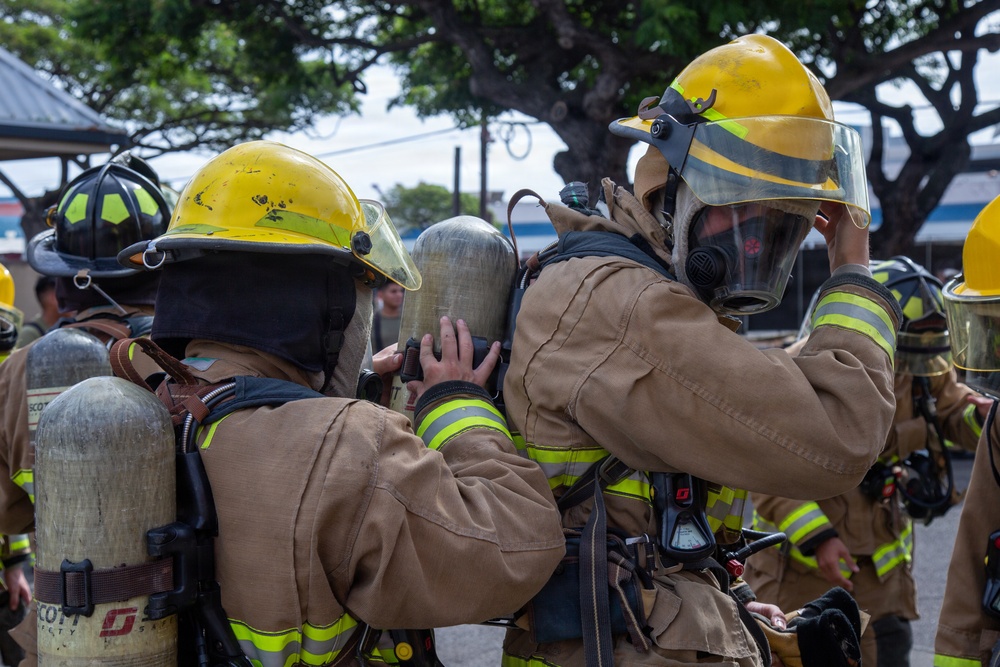 U.S. Marines Corps Aircraft Rescue and Firefighting Specialists Train with Honolulu Fire Department