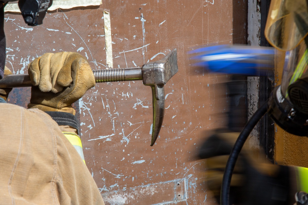 U.S. Marines Corps Aircraft Rescue and Firefighting Specialists Train with Honolulu Fire Department