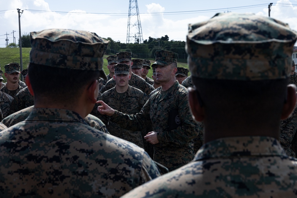 31st MEU | III MEF commanding general visit