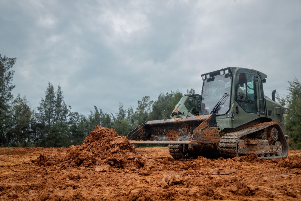 9th Engineer Support Battalion Host Multi-Terrain Loader New Equipment Training