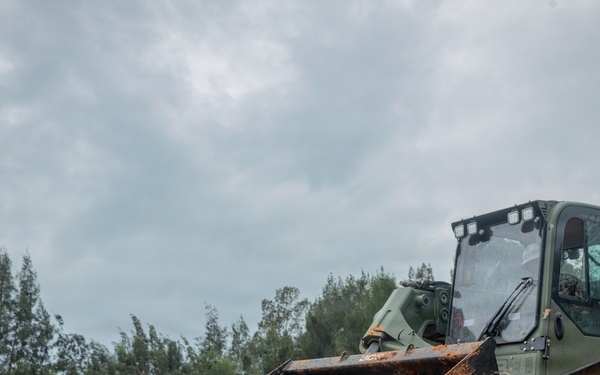 9th Engineer Support Battalion Host Multi-Terrain Loader New Equipment Training