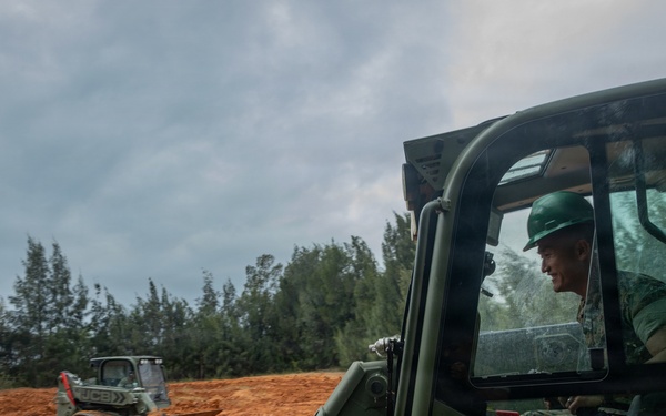 9th Engineer Support Battalion Host Multi-Terrain Loader New Equipment Training