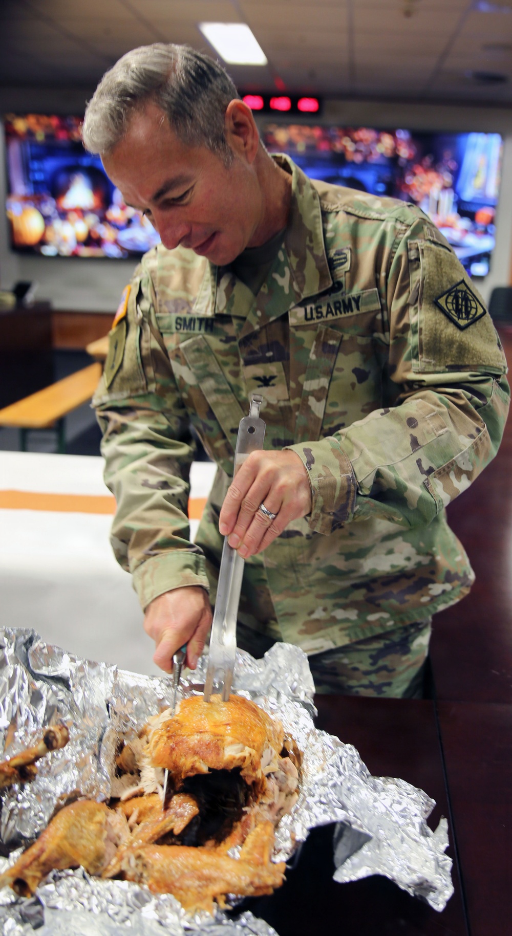 THANKS 4 GIVING: 2d TSB Leadership serves festive Thanksgiving feast