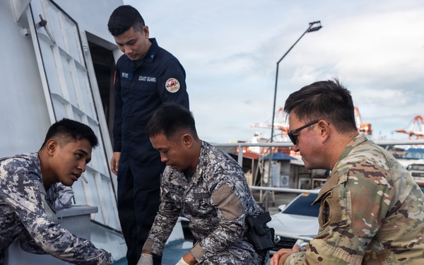Philippine Coast Guard Nurse Corps TCCC and U.S. Army training
