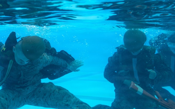 III MEF Marines hold water survival qualification