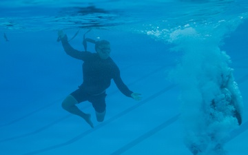 III MEF Marines hold water survival qualification