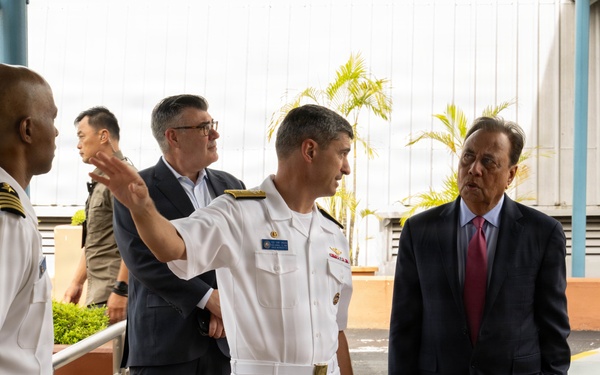 US AMBASSADOR TO SINGAPORE VISITS PSA SEMBAWANG