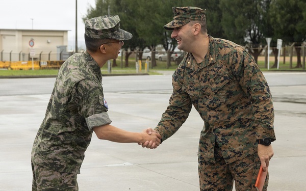 12th LLB Hosts a Key Leader Engagement for ROK Marine Corps
