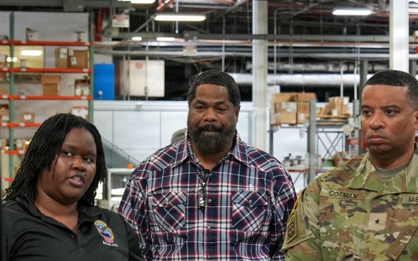 DLA Distribution commander tours facilities at Robins AFB