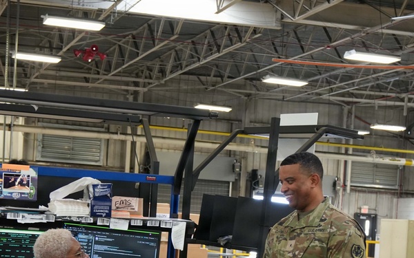 DLA Distribution commander tours facilities at Robins AFB