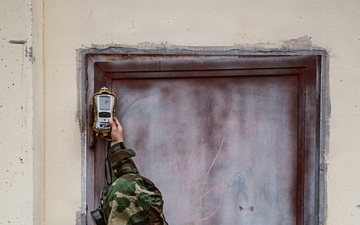 173rd Airborne Brigade Soldiers participate in CBRNE training