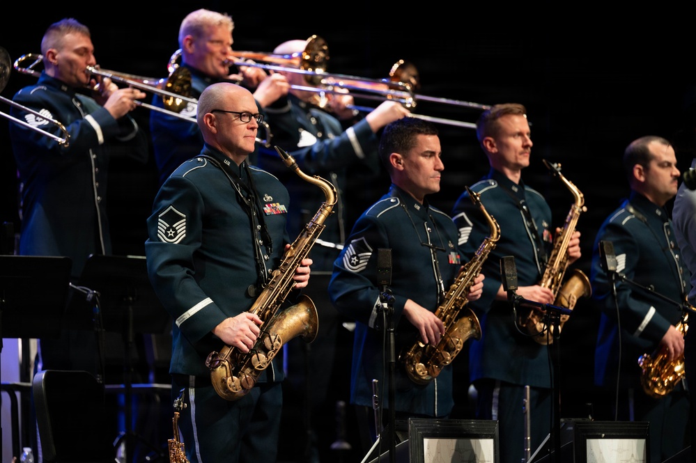 102nd Intelligence Wing commander hosts US Air Force Band in New Bedford