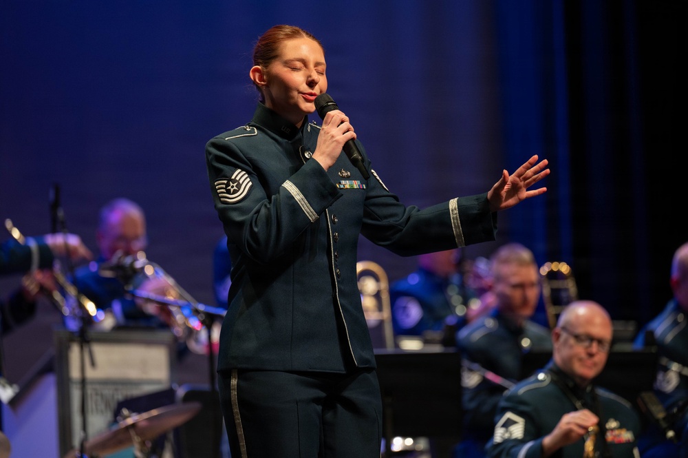 102nd Intelligence Wing commander hosts US Air Force Band in New Bedford