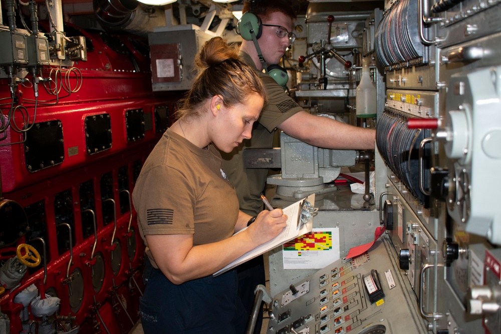 The Heart Of The Boat: Inside Auxiliary Division on USS Wyoming (Blue)
