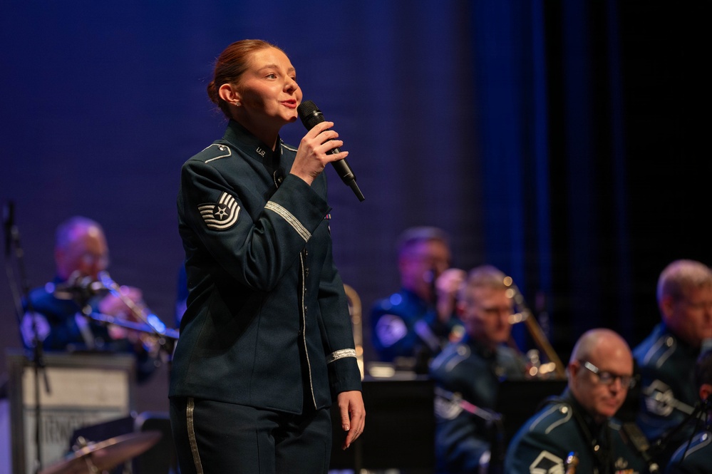 102nd Intelligence Wing commander hosts US Air Force Band in New Bedford
