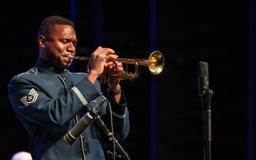 102nd Intelligence Wing commander hosts US Air Force Band in New Bedford