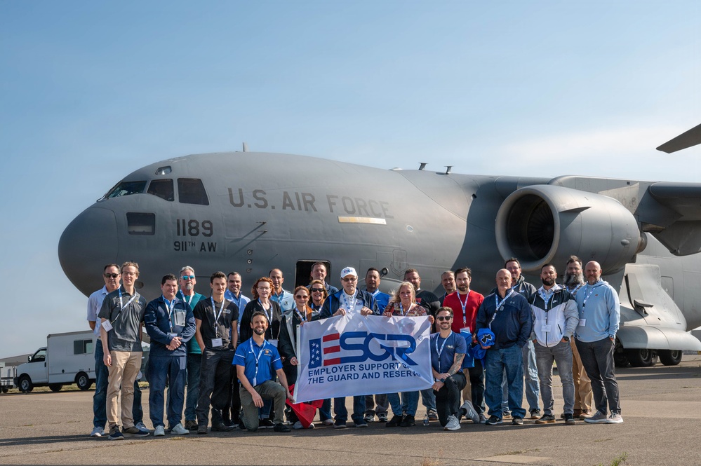 Pittsburgh units host ESGR &quot;Bosslift&quot; event