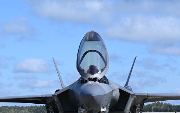 33rd FW Airmen catch jets in MOPP gear