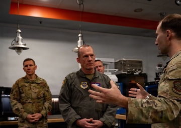 21st AF Commander receives 305th AMW Immersion