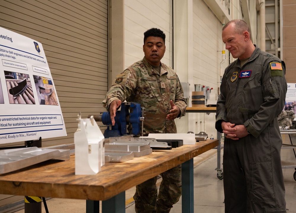 21st AF Commander receives 305th AMW Immersion