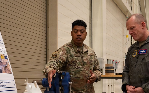 21st AF Commander receives 305th AMW Immersion