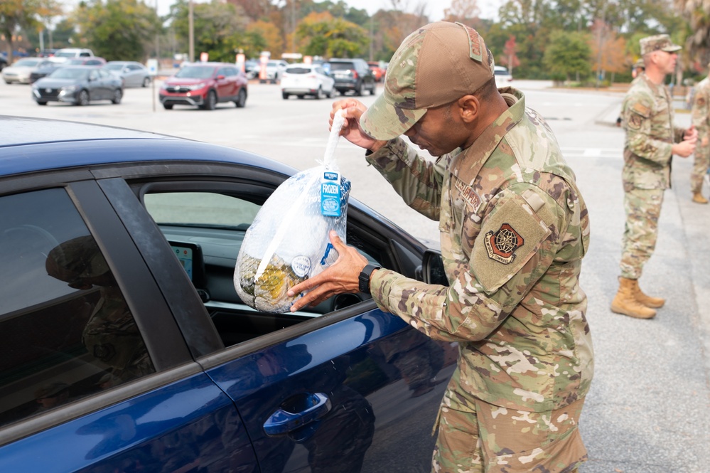The Chiefs Group and First Sergeant council hosts Turkey Giveaway