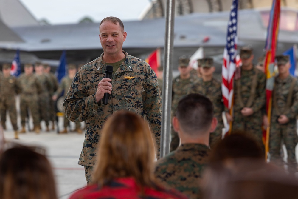 VMFA-533 change of command ceremony