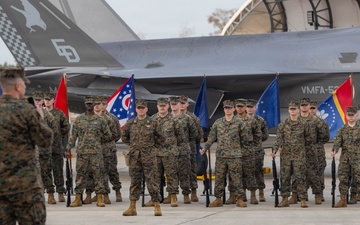 VMFA-533 change of command ceremony