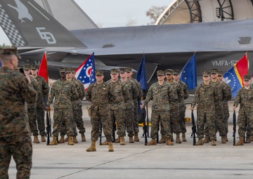 VMFA-533 change of command ceremony
