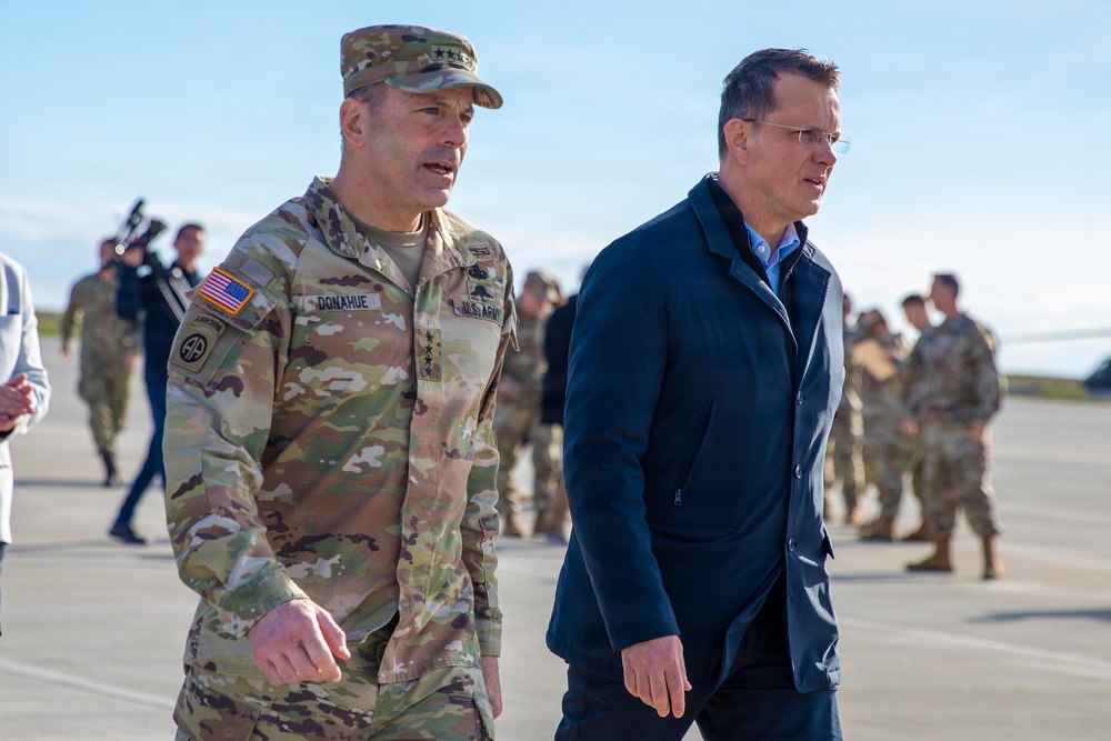 Gen. Christopher T. Donahue, Commanding General of U.S. Army Europe and Africa, Visits Romania