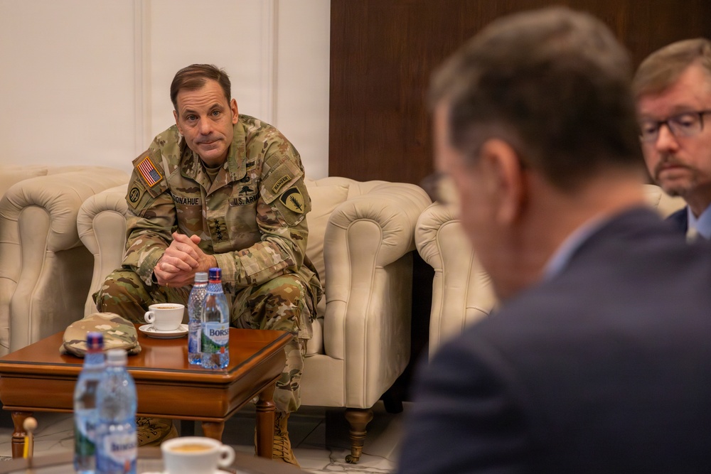 Gen. Christopher T. Donahue, Commanding General of U.S. Army Europe and Africa, Visits Romania