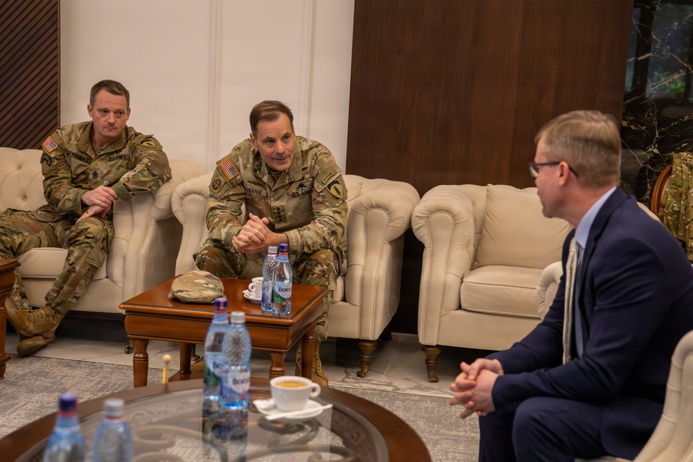 Gen. Christopher T. Donahue, Commanding General of U.S. Army Europe and Africa, Visits Romania