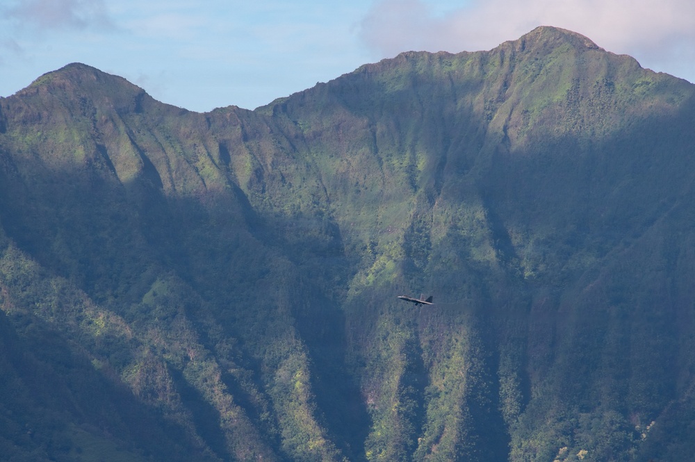 Total Force Airmen Execute Integrated Combat Turn for F-22 Raptors