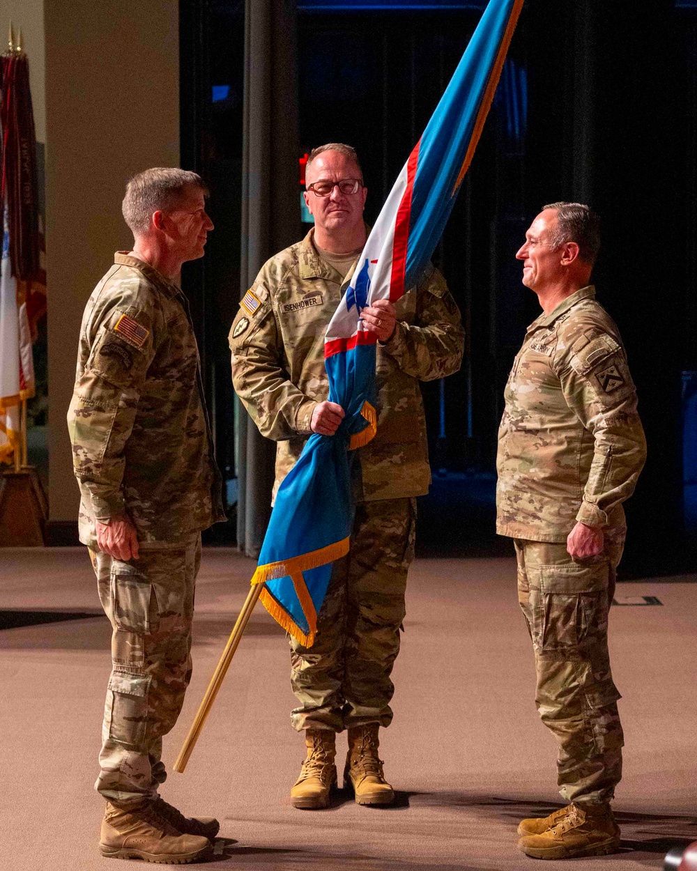 Lt. Gen. Isenhower Assumes command of CAC