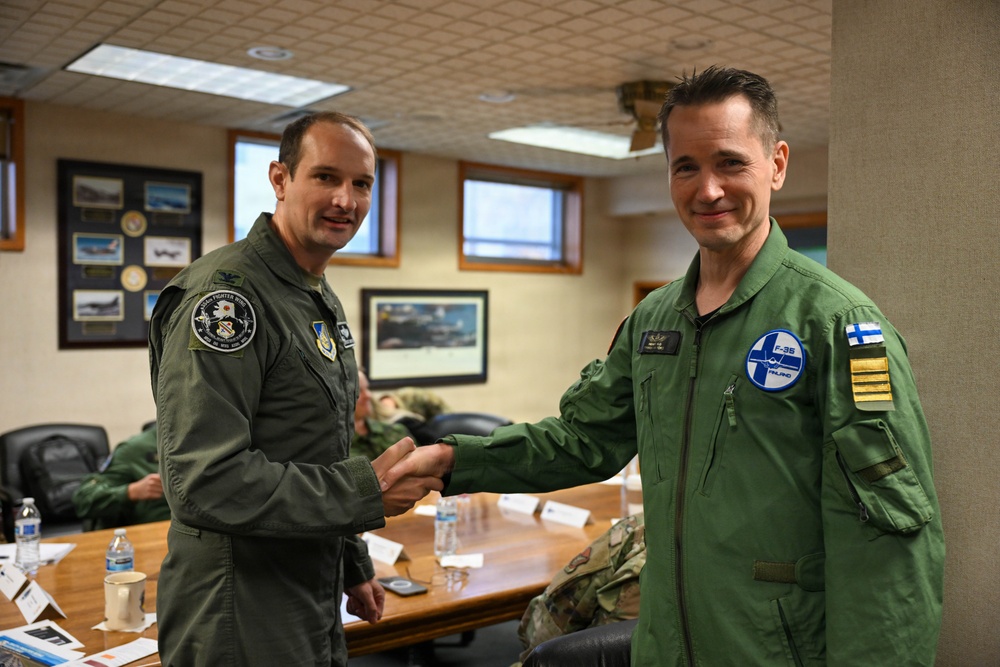 Finnish Air Force leaders visit Eielson