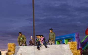 MCCS Camp Pendleton Hosts the 2025 Tree Lighting Celebration