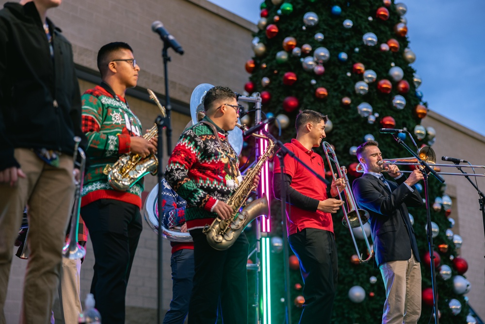 MCCS Camp Pendleton Hosts the 2025 Tree Lighting Celebration