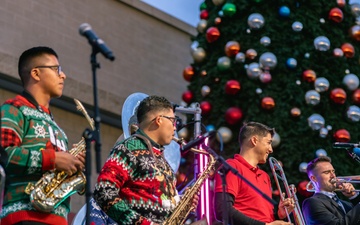 MCCS Camp Pendleton Hosts the 2025 Tree Lighting Celebration