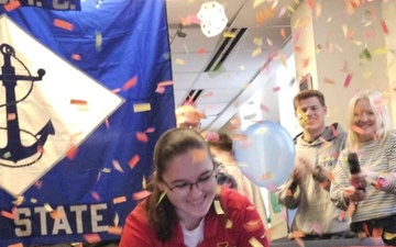 32 NROTC Midshipmen Select First Ship Assignments