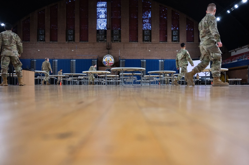 Soldiers set up for Thanksgiving during Joint Task Force-DC