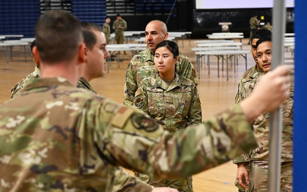 Soldiers set up for Thanksgiving during Joint Task Force-DC