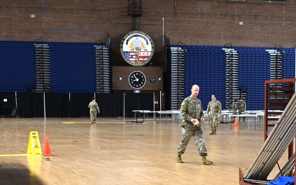 Soldiers set up for Thanksgiving during Joint Task Force-DC
